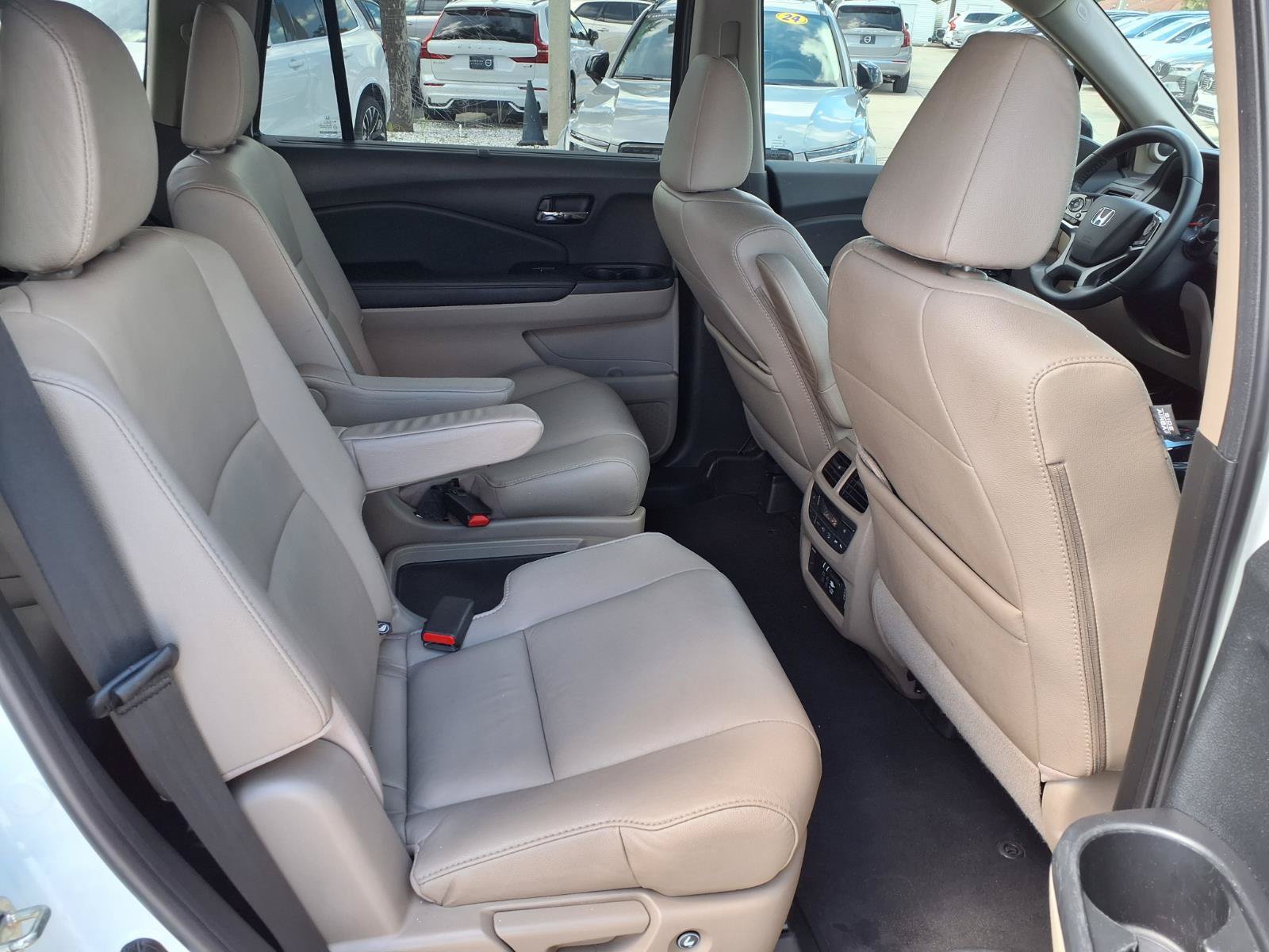 Used 2021 Honda Pilot Touring image 15