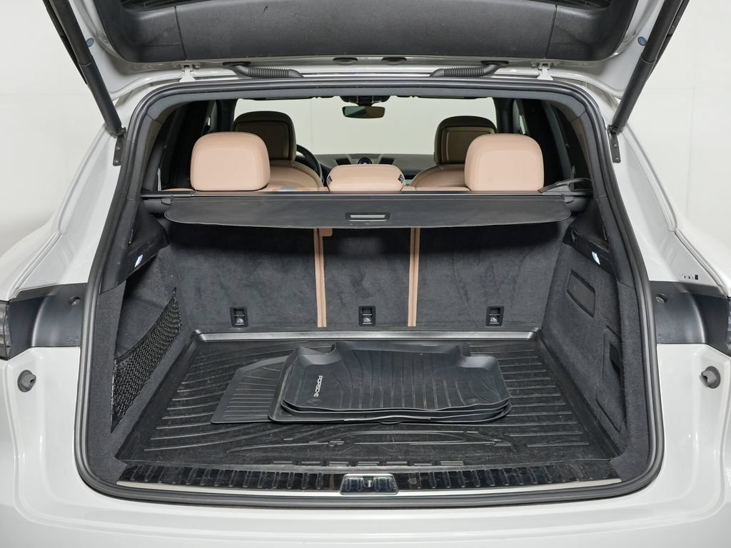 Certified 2023 Porsche Cayenne Platinum Edition AWD/4WD image 45