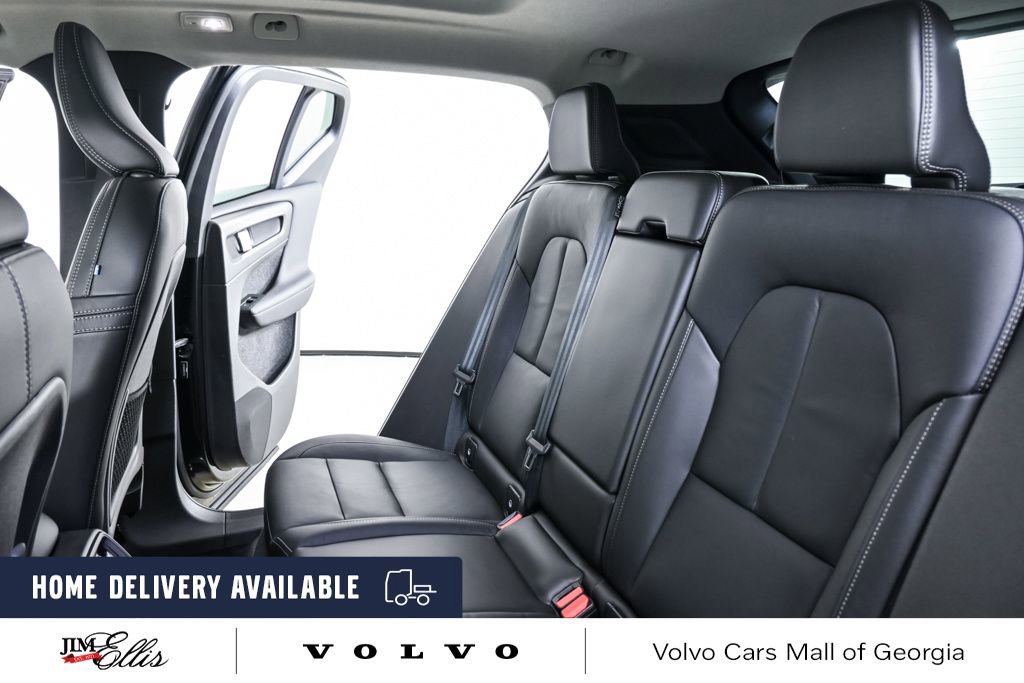 Certified 2023 Volvo XC40 B5 Plus w/ Protection Package Premier image 21