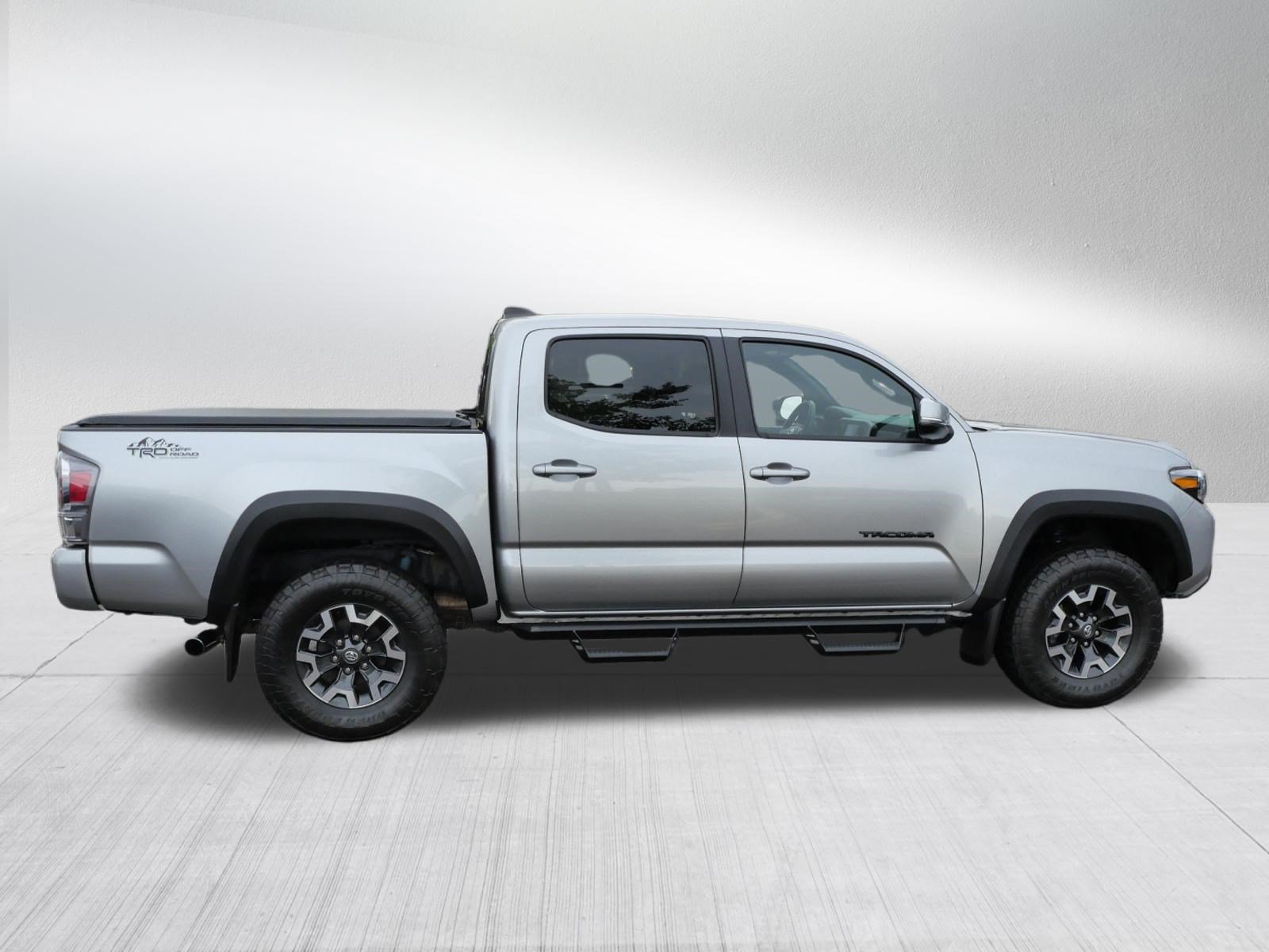 Certified 2022 Toyota Tacoma TRD Off-Road w/ TRD Premium Off Road Package AWD/4WD image 9