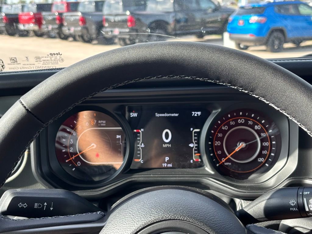 New 2025 Jeep Gladiator Mojave image 16