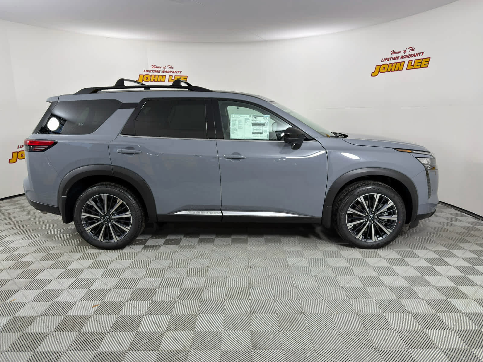 New 2026 Nissan Pathfinder Platinum image 7