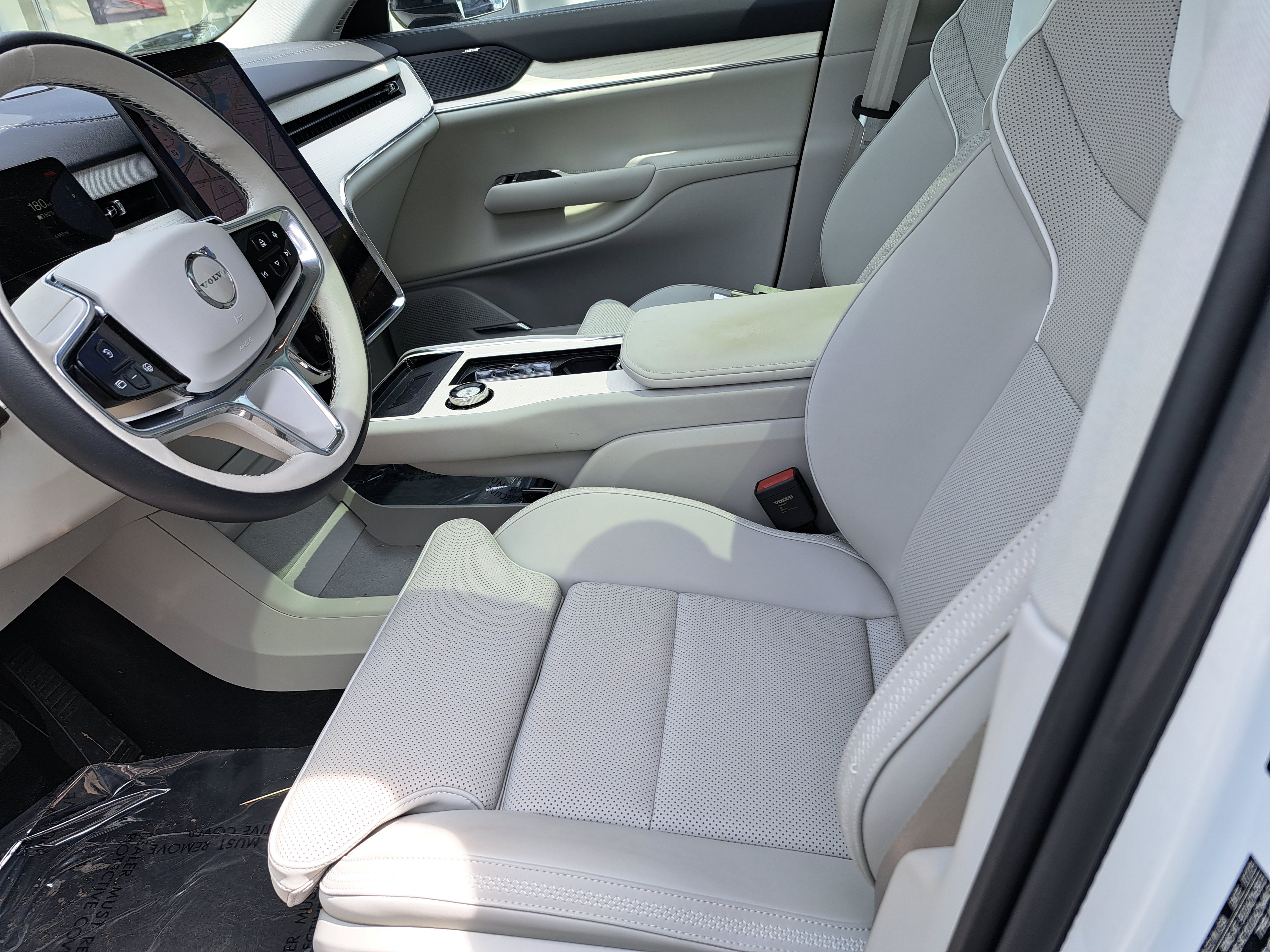 New 2025 Volvo EX90 Plus AWD/4WD image 6