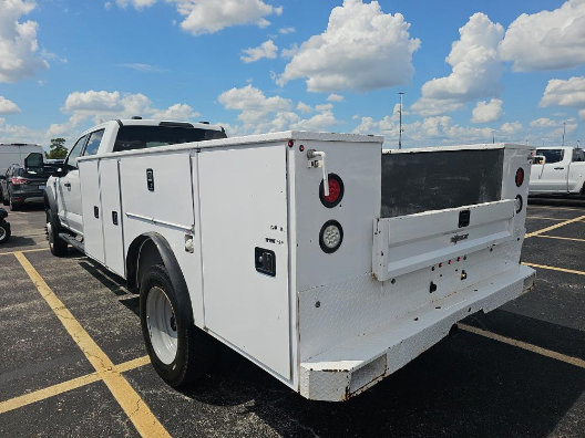 Used 2024 Ford F550 4x4 Crew Cab Super Duty w/ XLT Value Package image 4