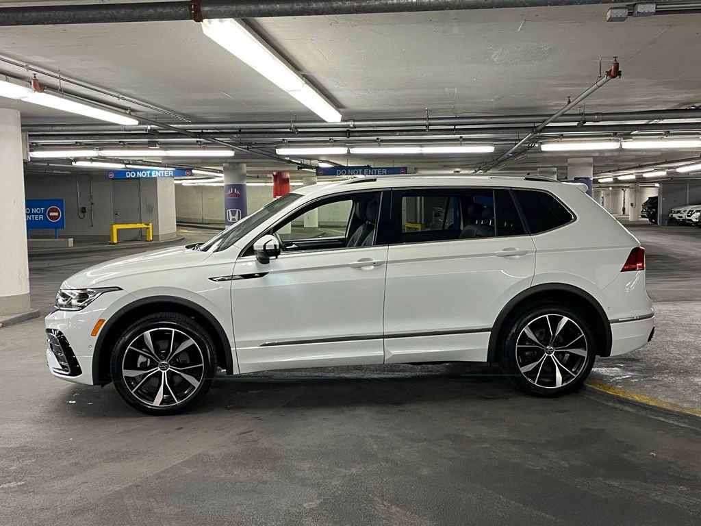 Used 2022 Volkswagen Tiguan SEL R-Line image 31