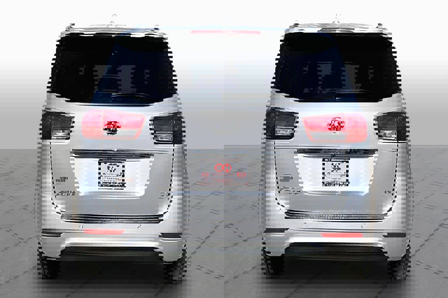 Used 2017 Kia Sedona LX w/ LX Essentials Premium Package image 4