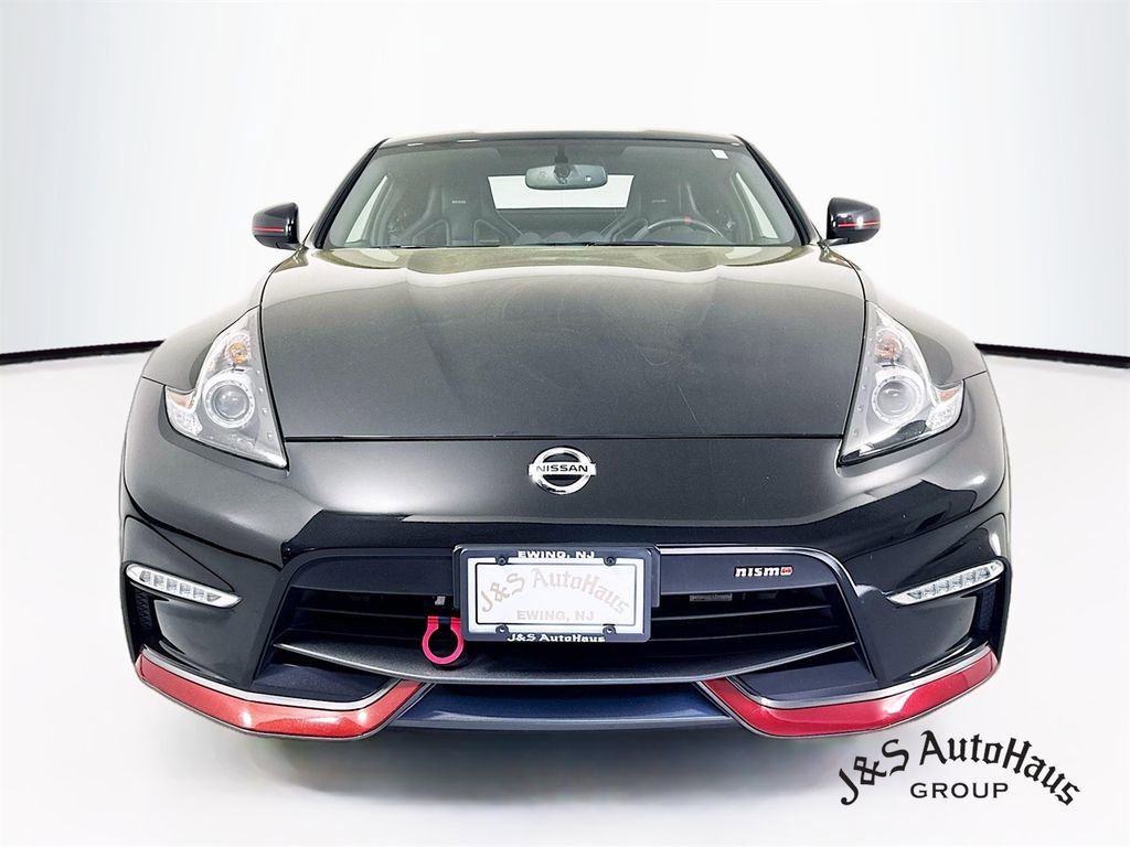 Used 2019 Nissan 370Z NISMO RWD image 2