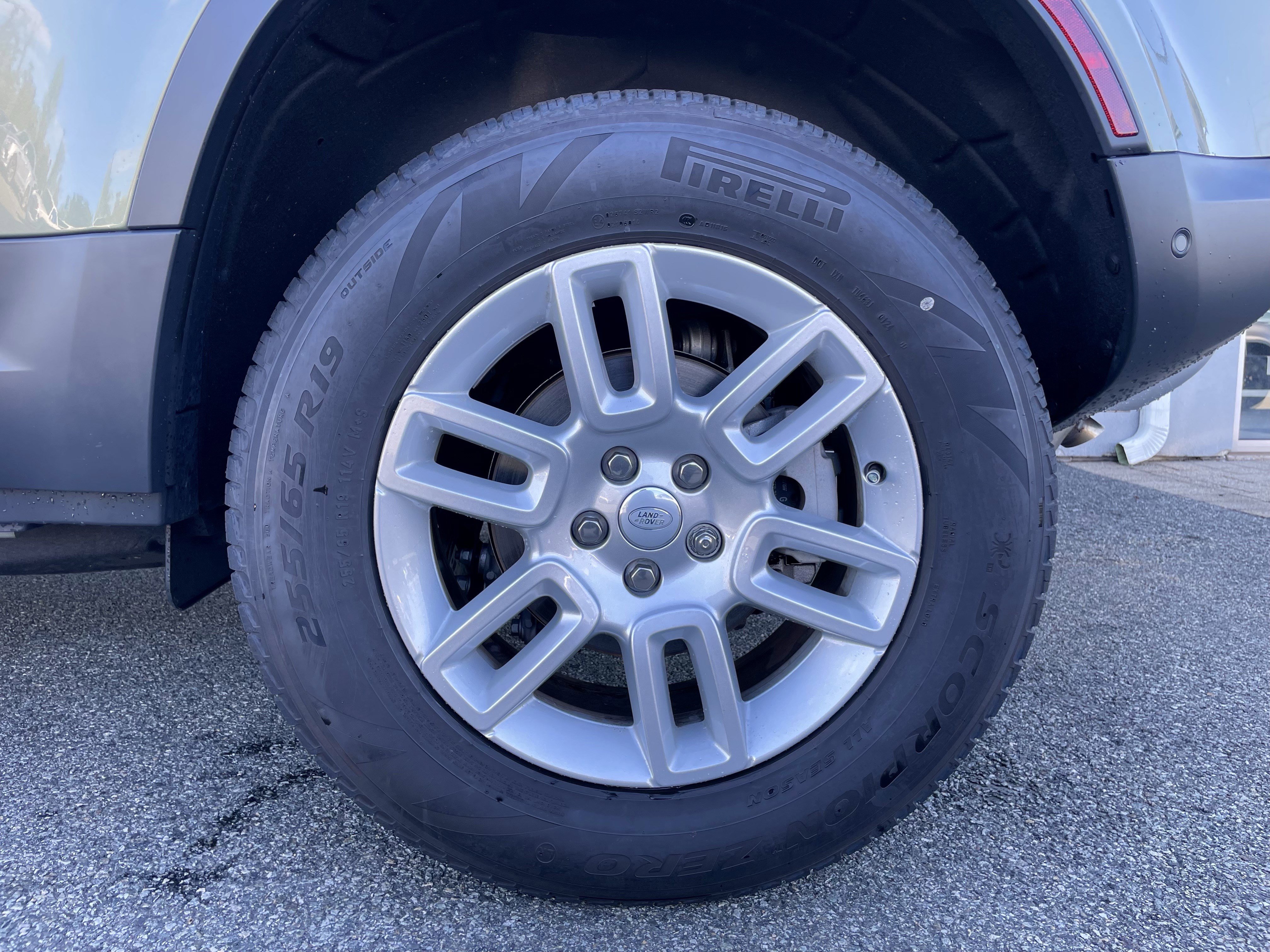 Certified 2024 Land Rover Defender 110 S image 10