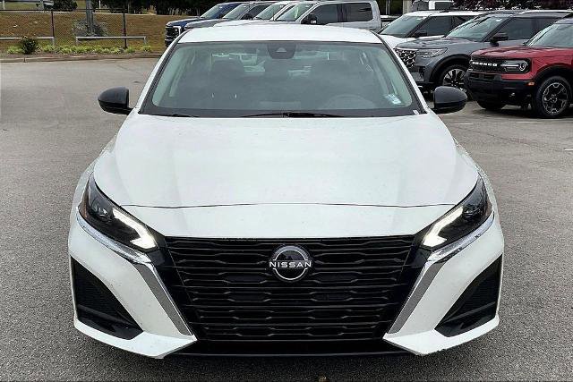 Used 2025 Nissan Altima 2.5 SV FWD image 2