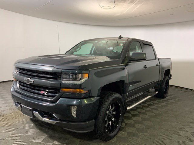 Used 2018 Chevrolet Silverado 1500 LT w/ All Star Edition AWD/4WD image 3