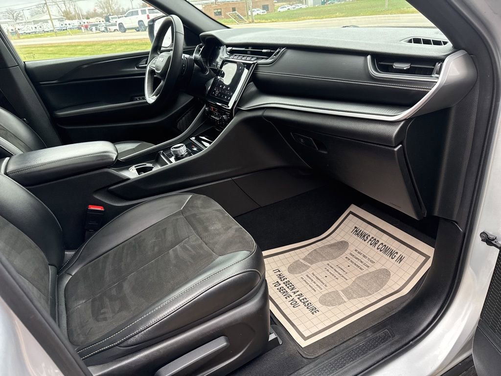 Used 2024 Jeep Grand Cherokee L Altitude image 42