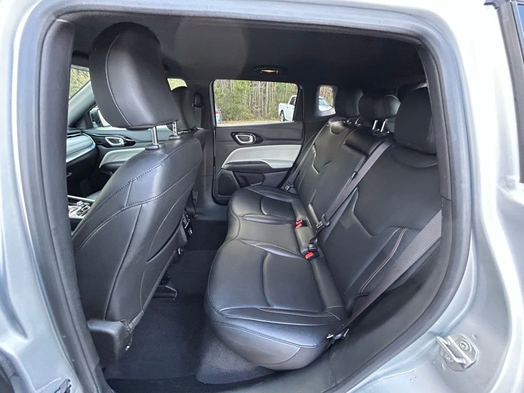 Used 2024 Jeep Compass Limited image 16