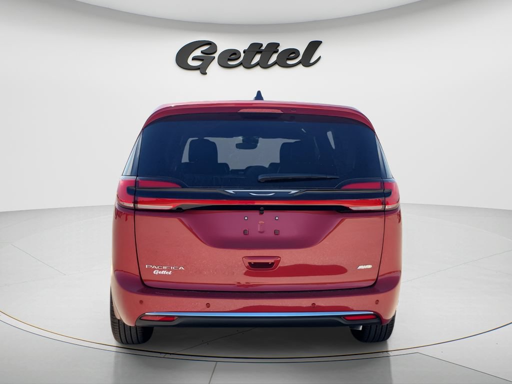 New 2027 Chrysler Pacifica Select AWD/4WD image 6