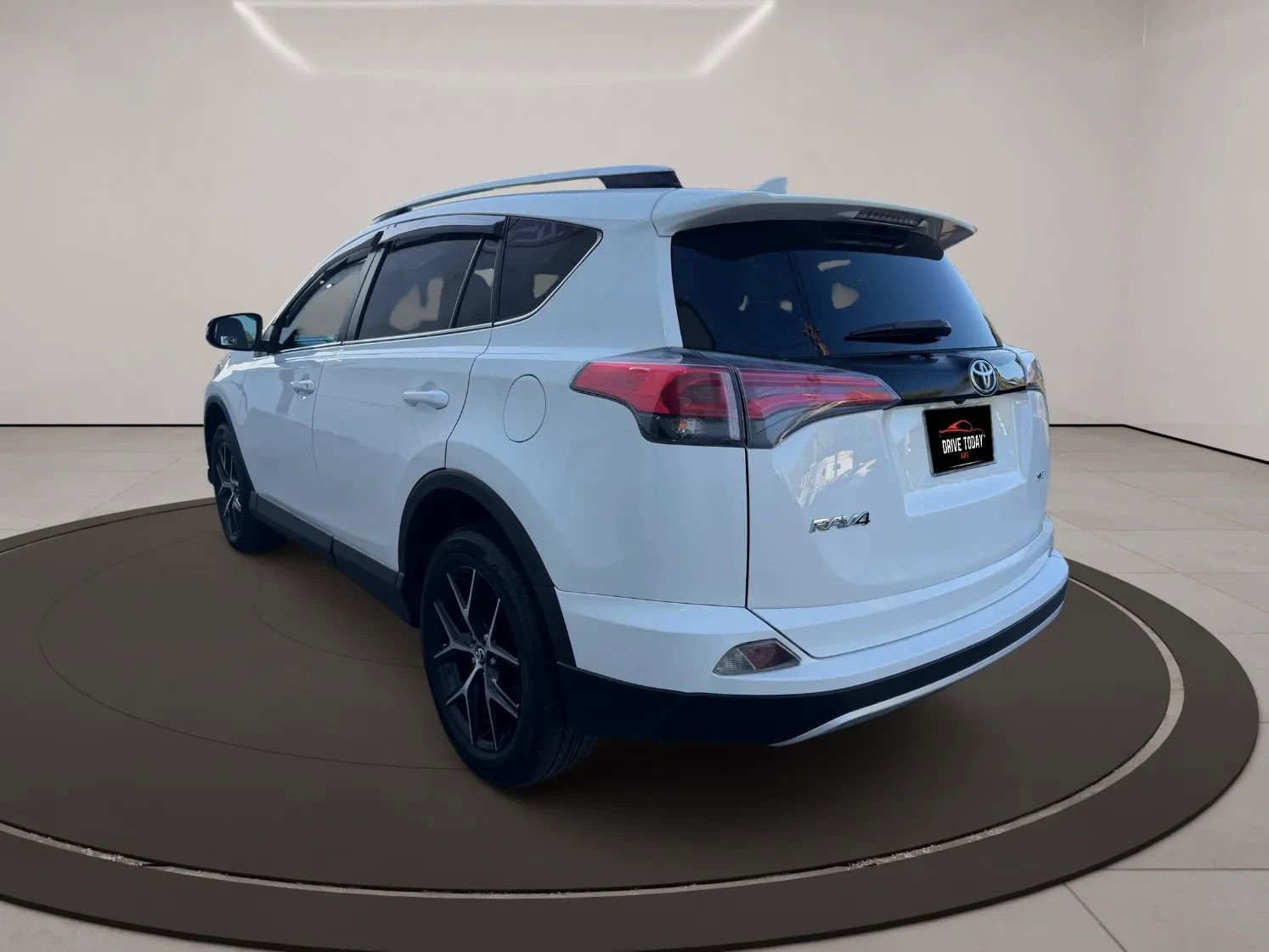 Used 2016 Toyota RAV4 SE image 6