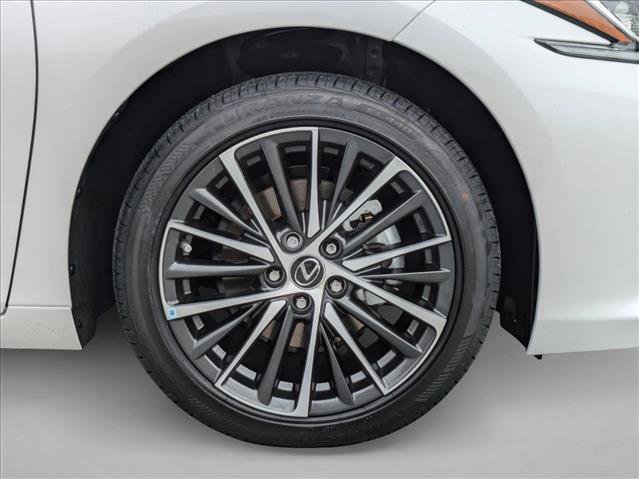 New 2025 Lexus ES 350 w/ Premium Package image 9