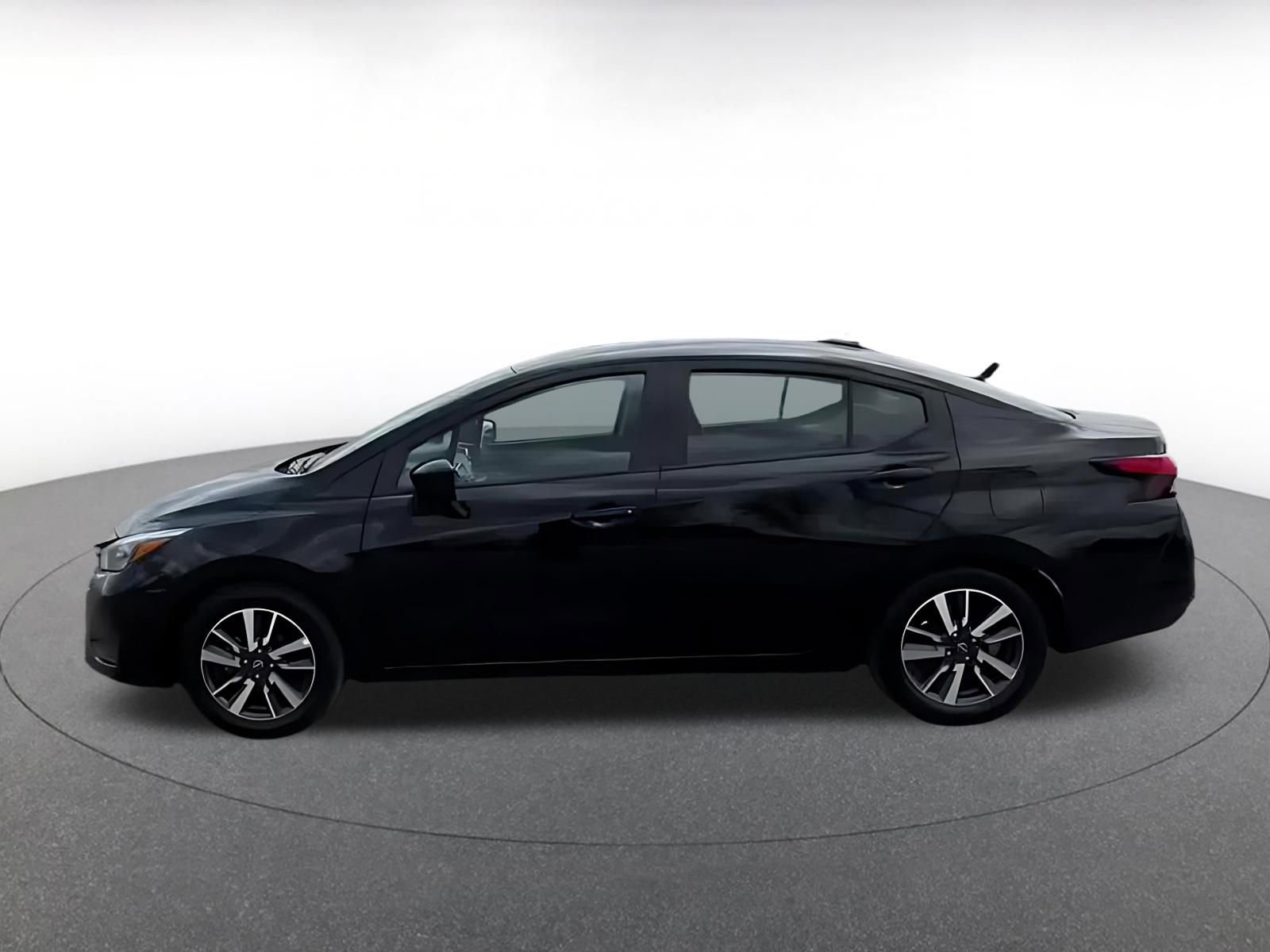 Used 2025 Nissan Versa SV FWD image 9