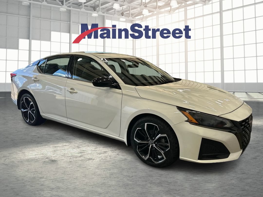 Used 2023 Nissan Altima 2.5 SR w/ SR Premium Package AWD/4WD image 7