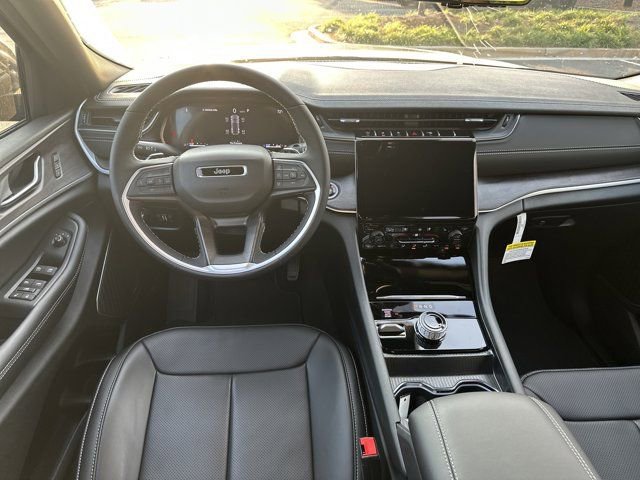 New 2025 Jeep Grand Cherokee Limited w/ Luxury Tech Group II image 21