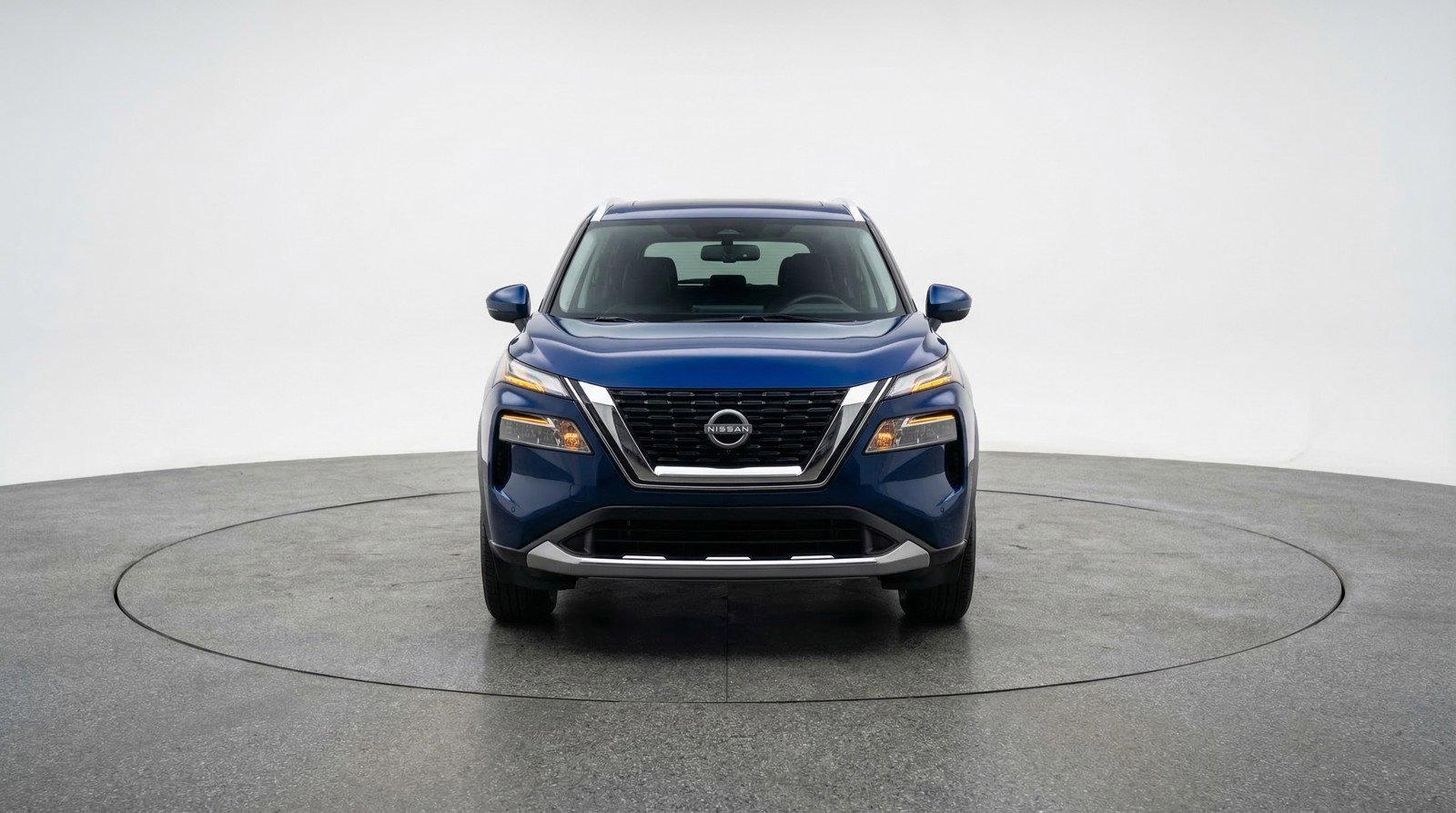 Used 2023 Nissan Rogue SV image 2