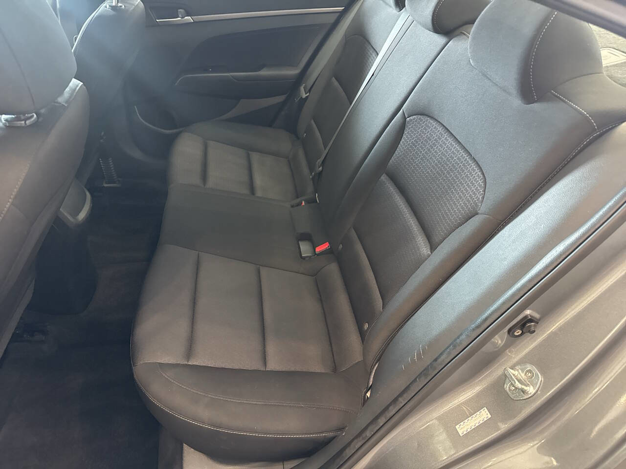 Used 2018 Hyundai Elantra SE FWD image 27