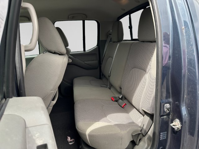 Used 2018 Nissan Frontier SV w/ Value Truck Package AWD/4WD image 18