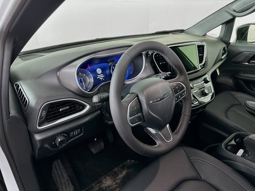 New 2026 Chrysler Voyager LX FWD image 13