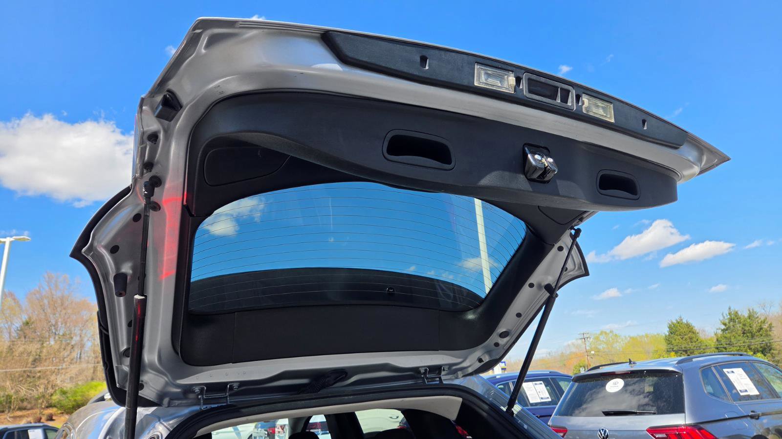 Used 2017 Jeep Cherokee Latitude w/ Safety/Convenience Group image 53