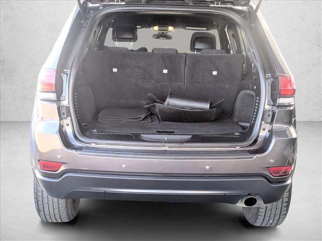 Used 2020 Jeep Grand Cherokee Laredo image 4