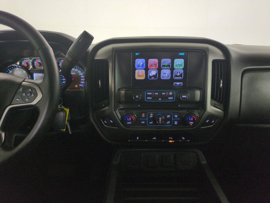 Used 2018 Chevrolet Silverado 1500 LT w/ Midnight Edition AWD/4WD image 17