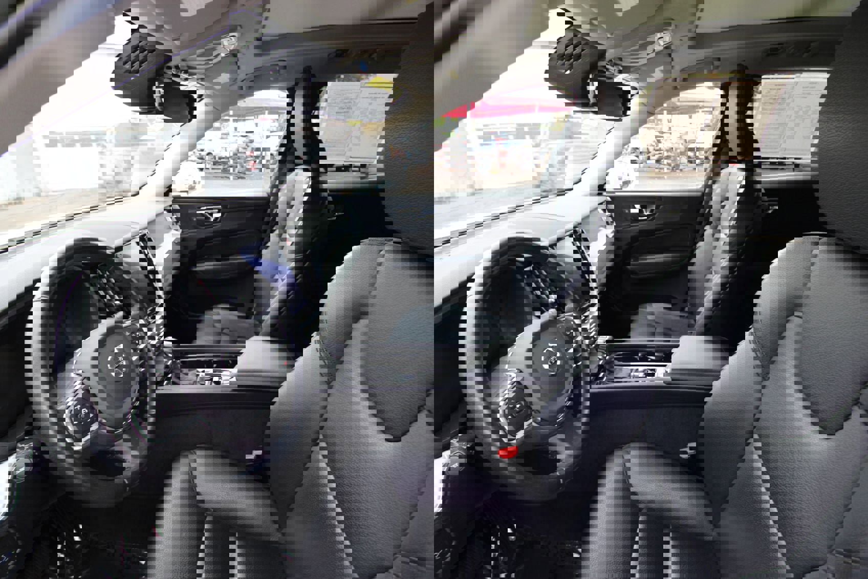 Used 2020 Volvo XC60 T5 Momentum image 10