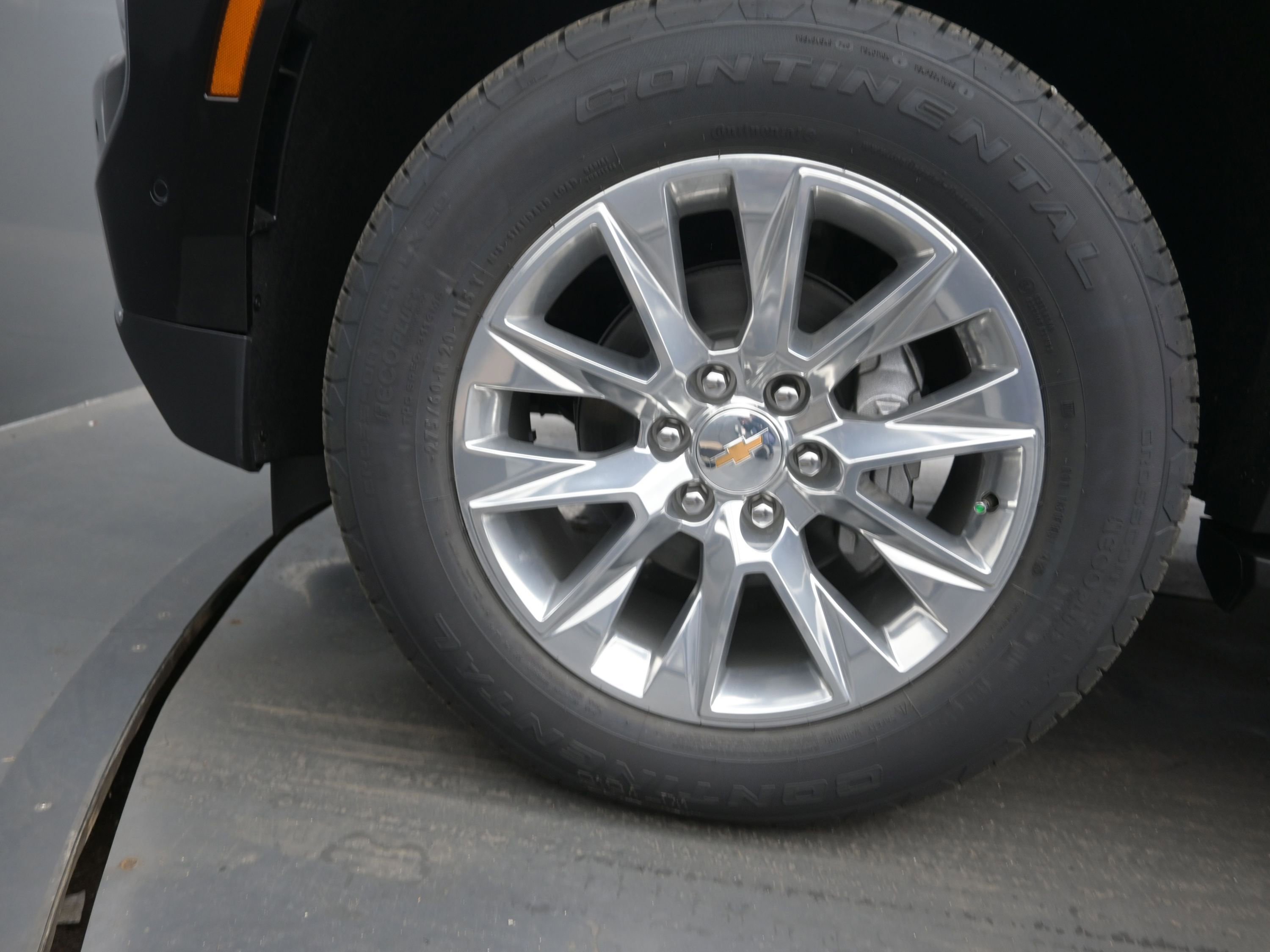 New 2026 Chevrolet Suburban Premier RWD image 11