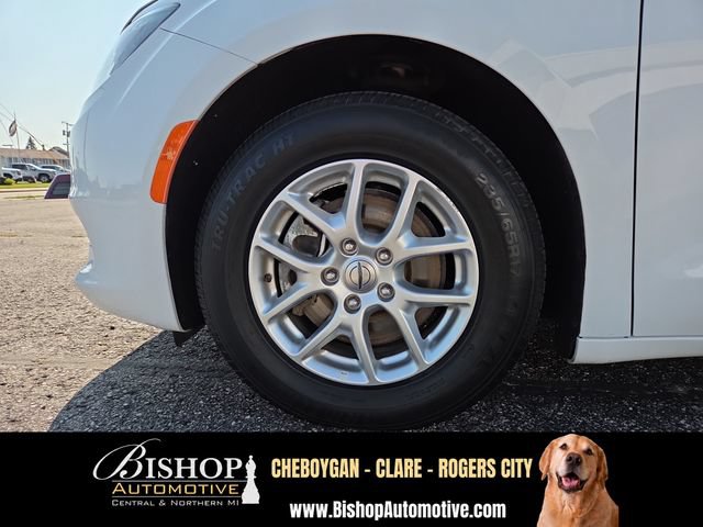 Used 2023 Chrysler Voyager LX FWD image 26