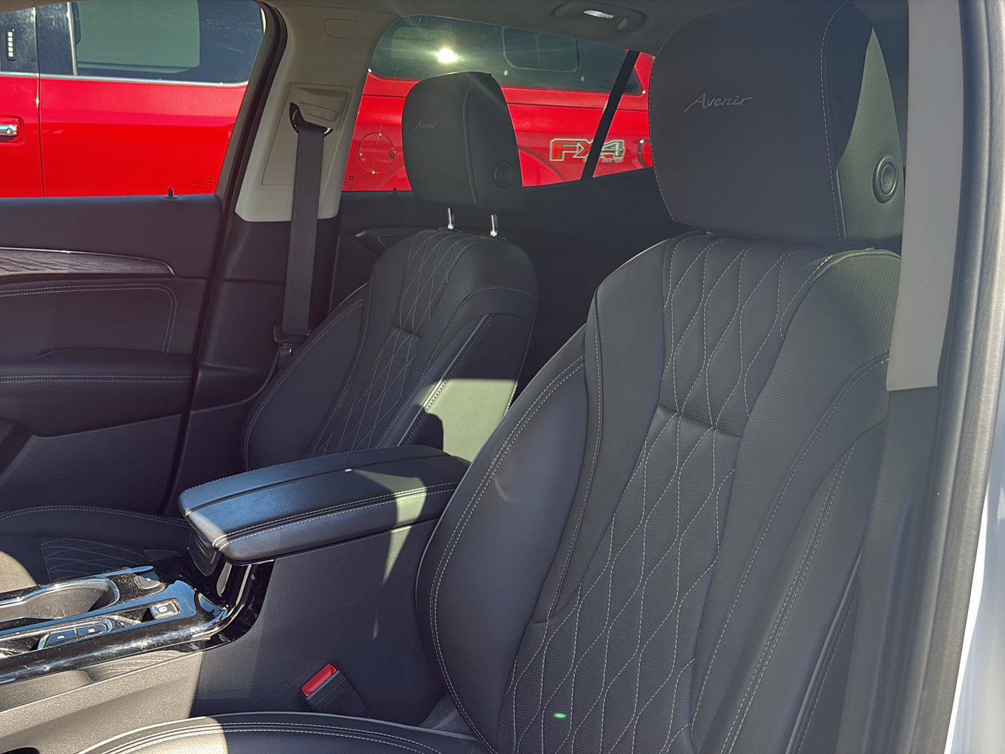 Used 2023 Buick Envision Avenir image 13