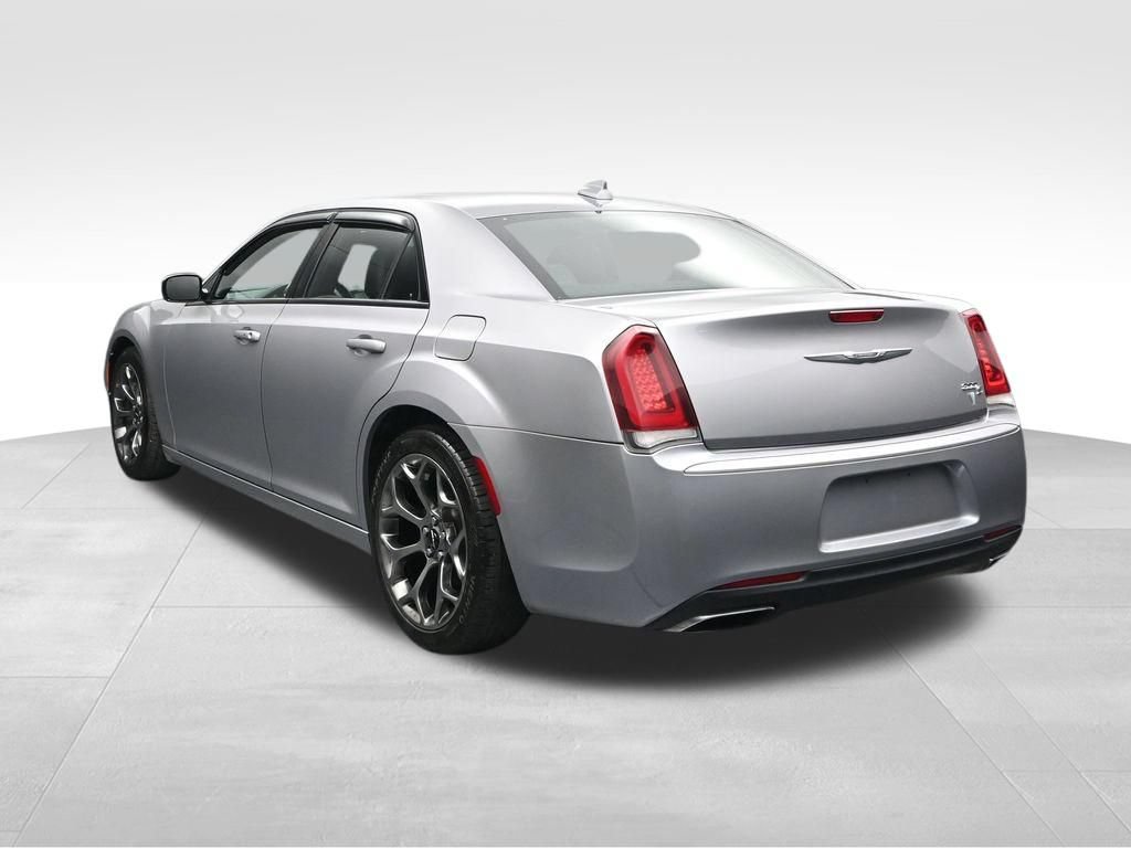 Used 2017 Chrysler 300 S RWD image 3