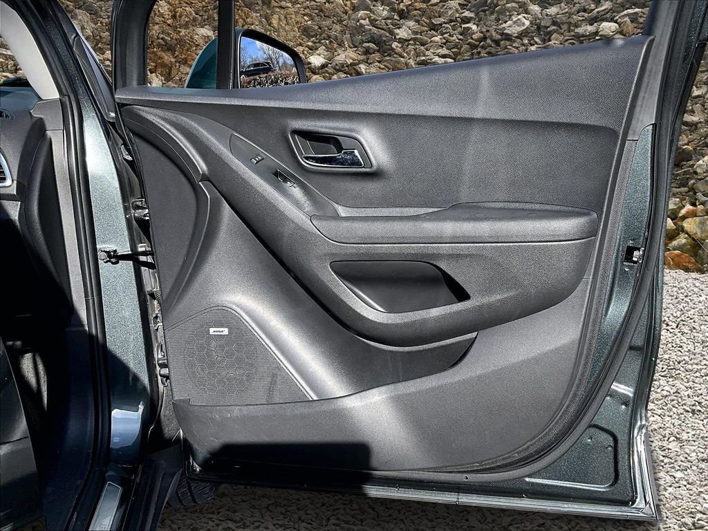 Used 2020 Chevrolet Trax Premier image 22