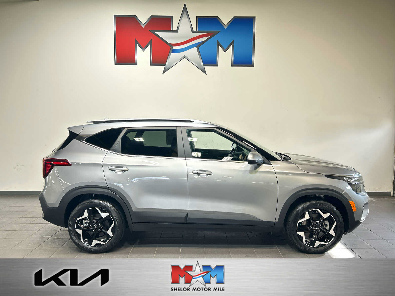 Used 2024 Kia Seltos EX AWD/4WD image 1