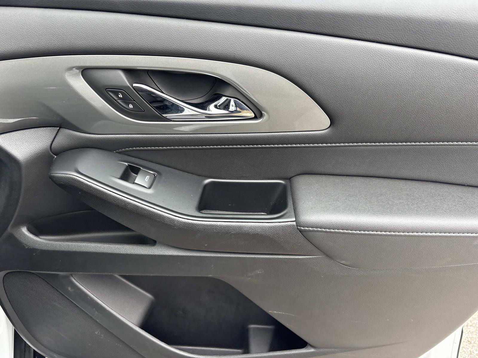 Used 2023 Chevrolet Traverse LT image 33