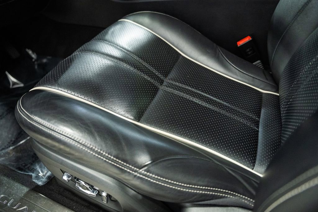 Used 2019 Jaguar XJ R-Sport image 42