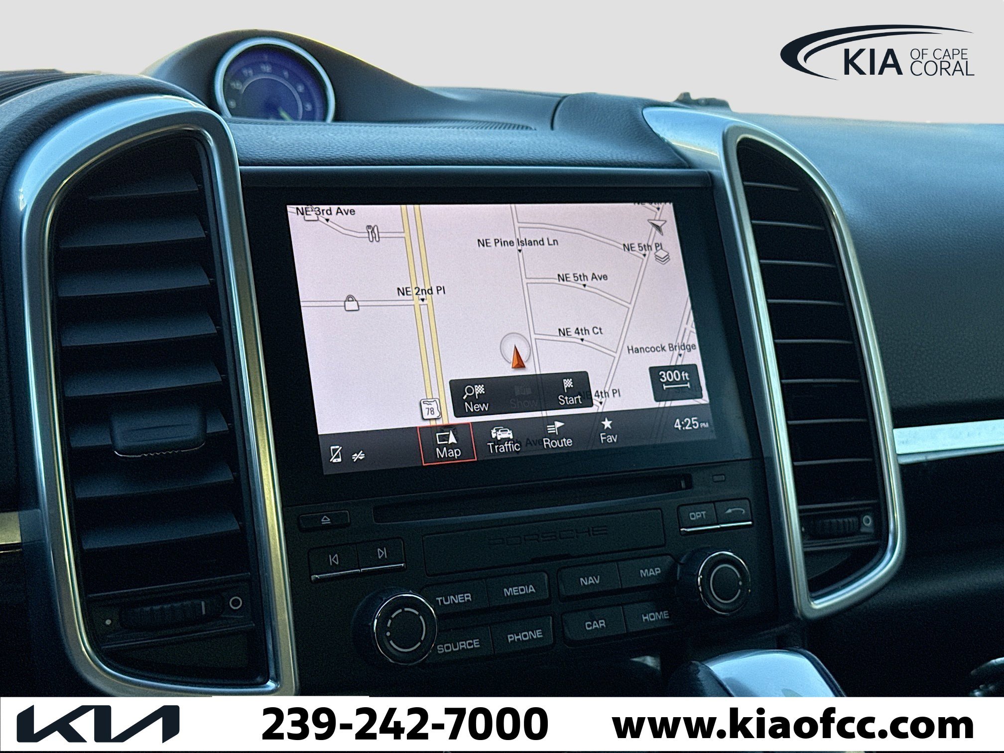 Used 2017 Porsche Cayenne S image 31