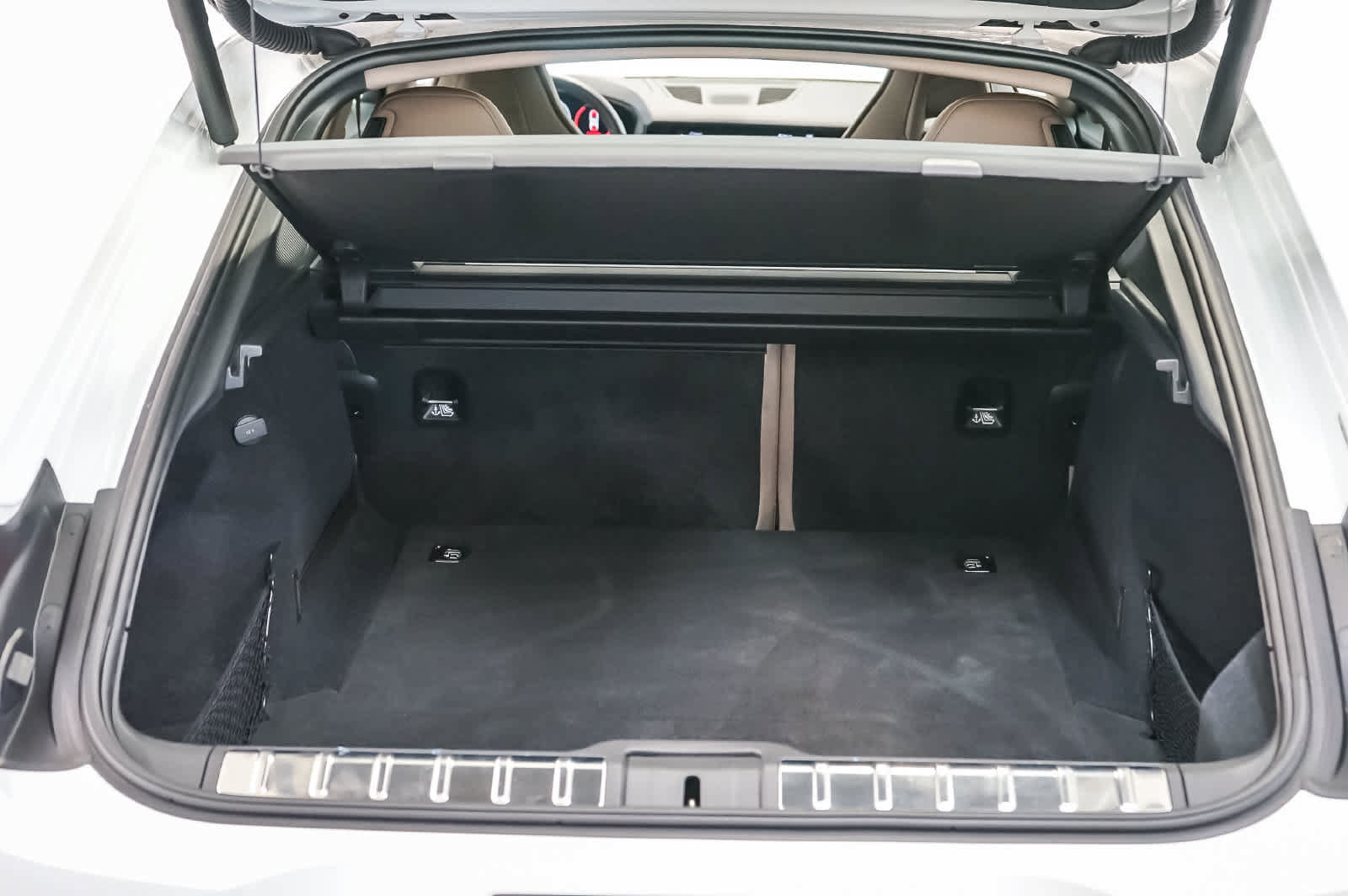 Certified 2025 Porsche Panamera 4 AWD/4WD image 31