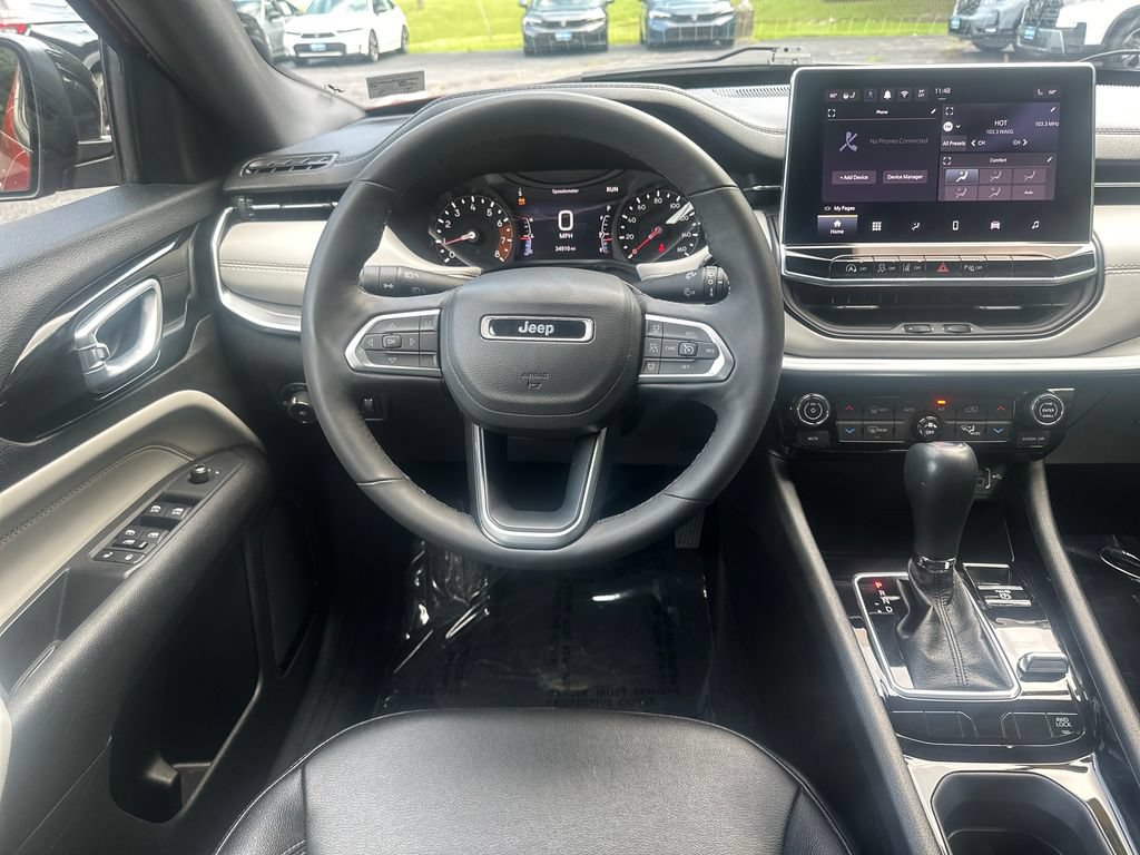 Used 2025 Jeep Compass Limited AWD/4WD image 16