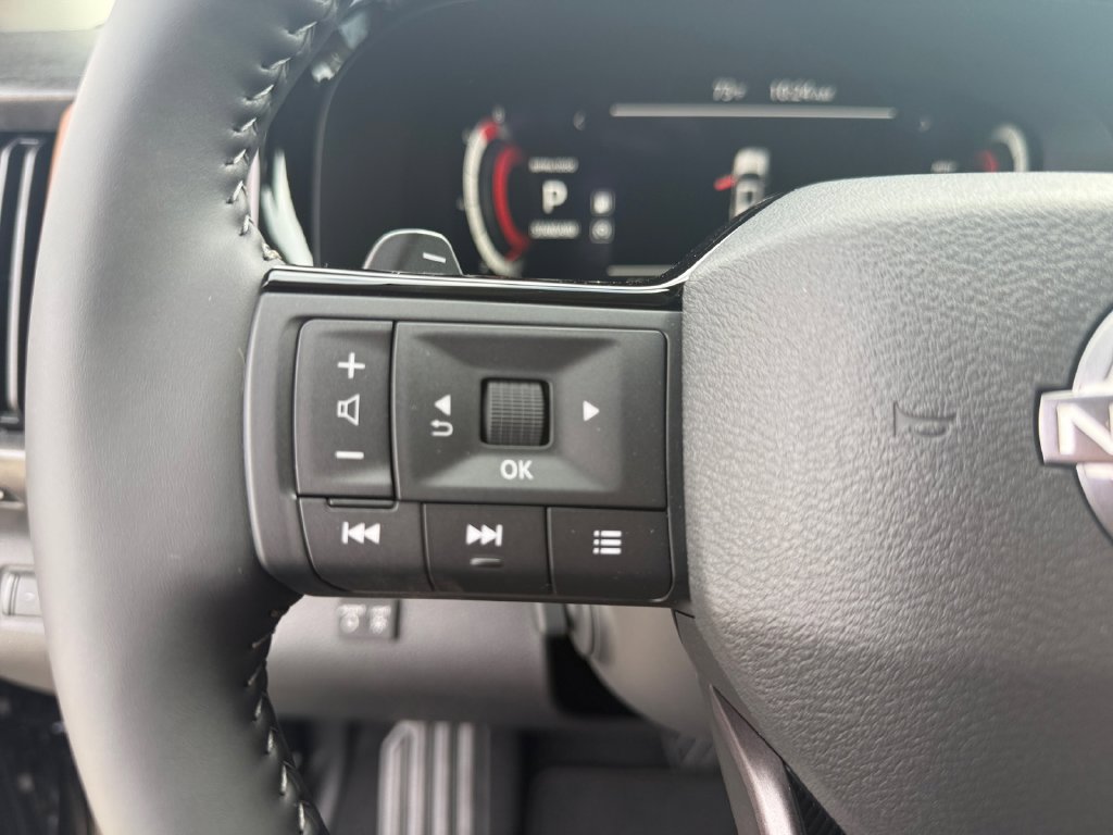 New 2026 Nissan Pathfinder Platinum w/ Lighting Package FWD image 24