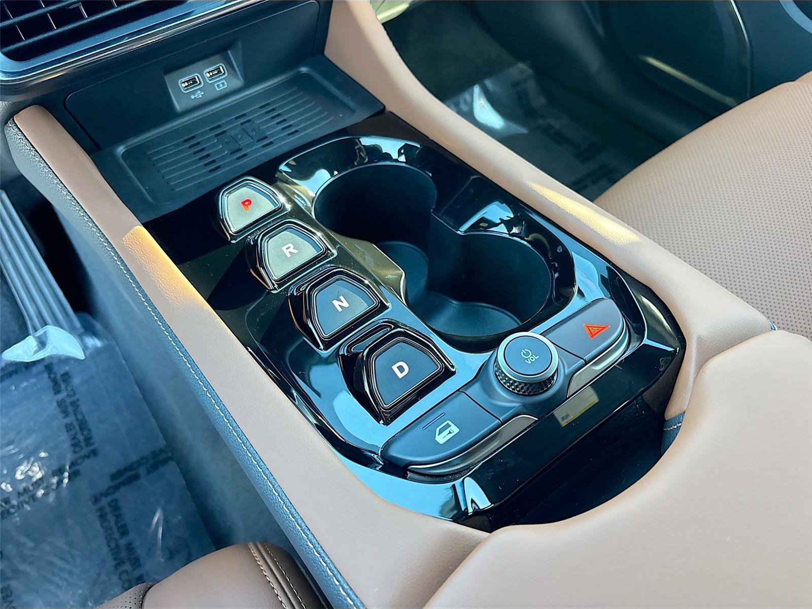 New 2025 VinFast VF 8 Plus image 16