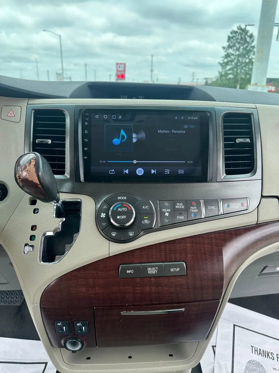 Used 2011 Toyota Sienna XLE w/ XLE Navigation Pkg FWD image 14
