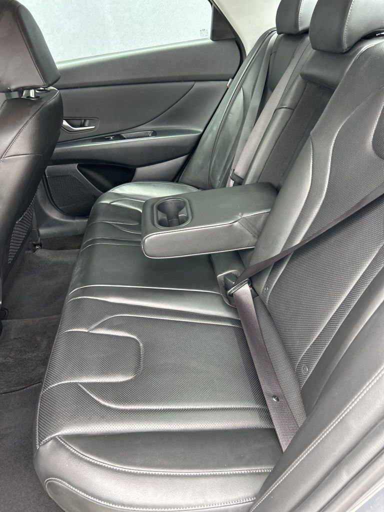 Certified 2025 Hyundai Elantra Limited image 12