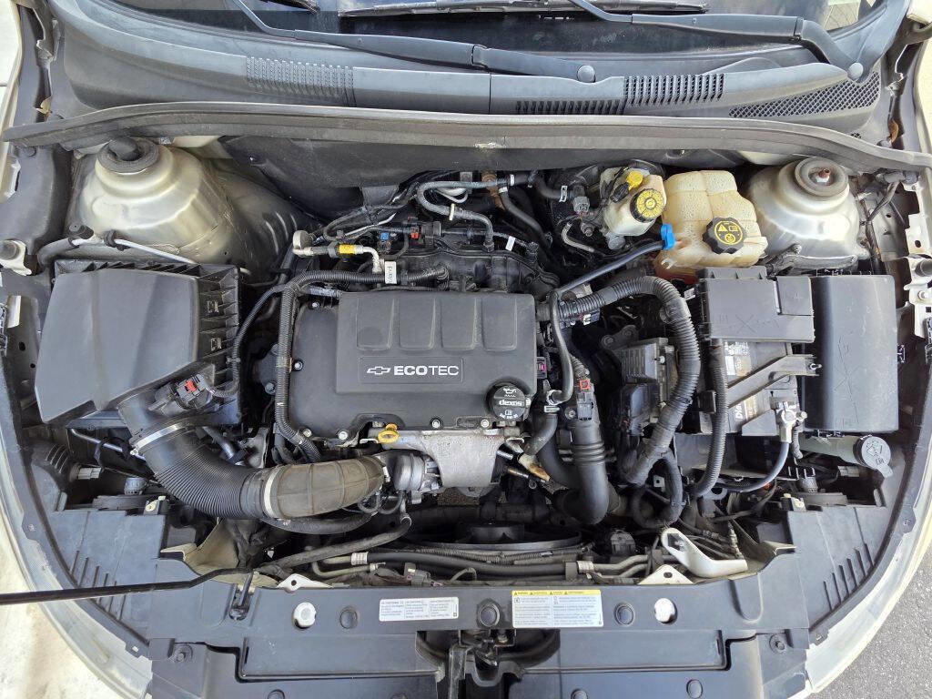 Used 2015 Chevrolet Cruze LTZ w/ Sun, Sound and Sport Package image 14