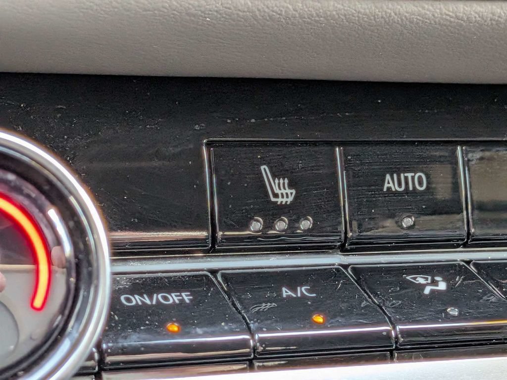 Used 2025 Chevrolet Equinox LT w/ Convenience Package II FWD image 25