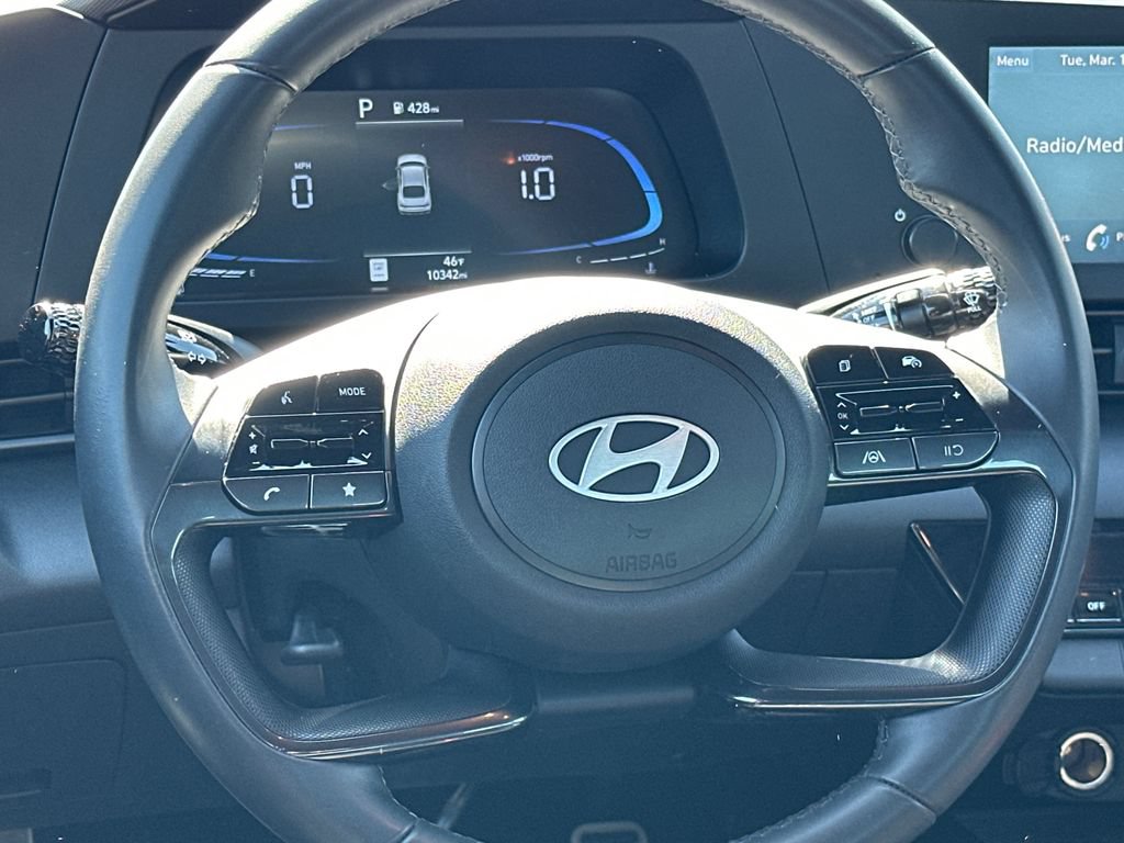 Used 2025 Hyundai Elantra Sport FWD image 23