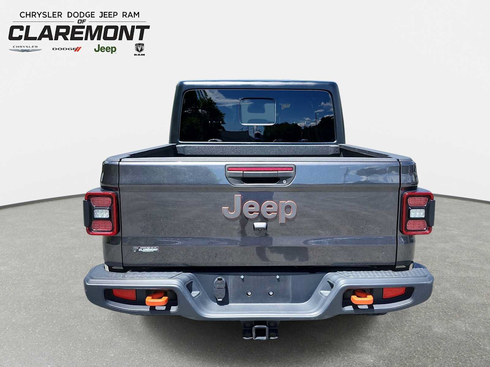Used 2024 Jeep Gladiator Mojave w/ Convenience Group AWD/4WD image 17