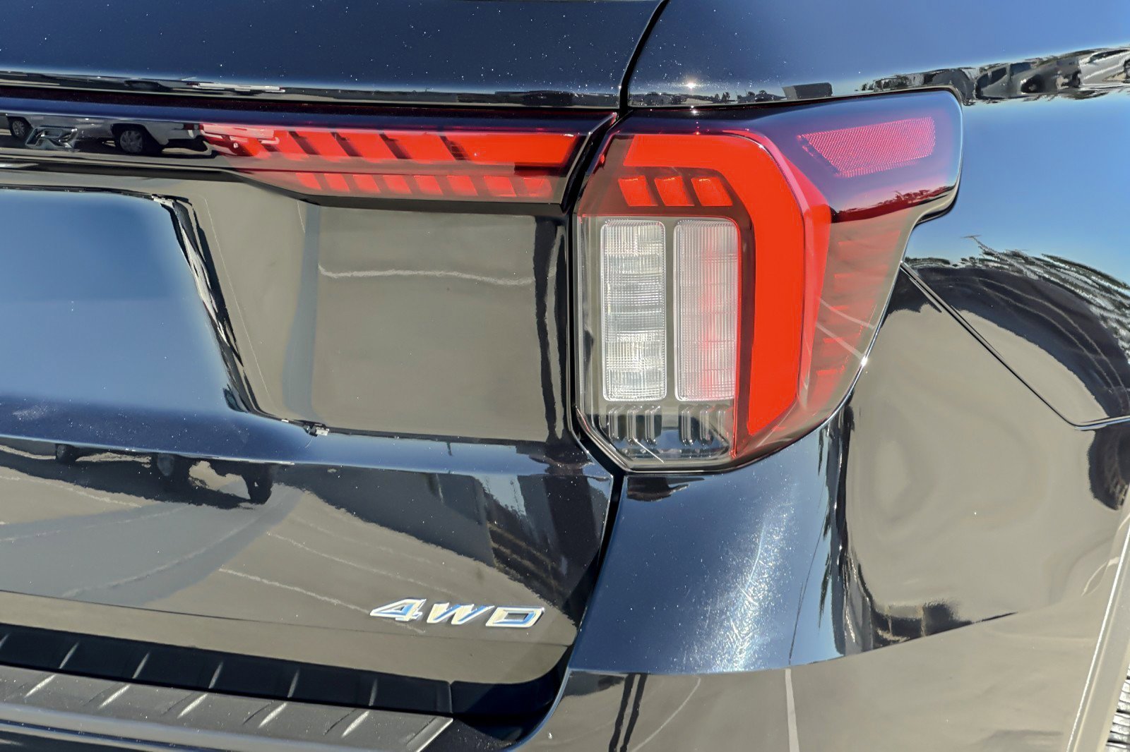 Used 2025 Ford Explorer ST-Line w/ ST-Line Street Pack image 27